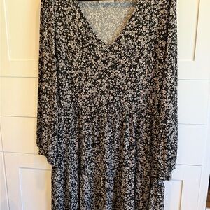 Kaileigh Black and Cream Floral Long Sleeve Dress